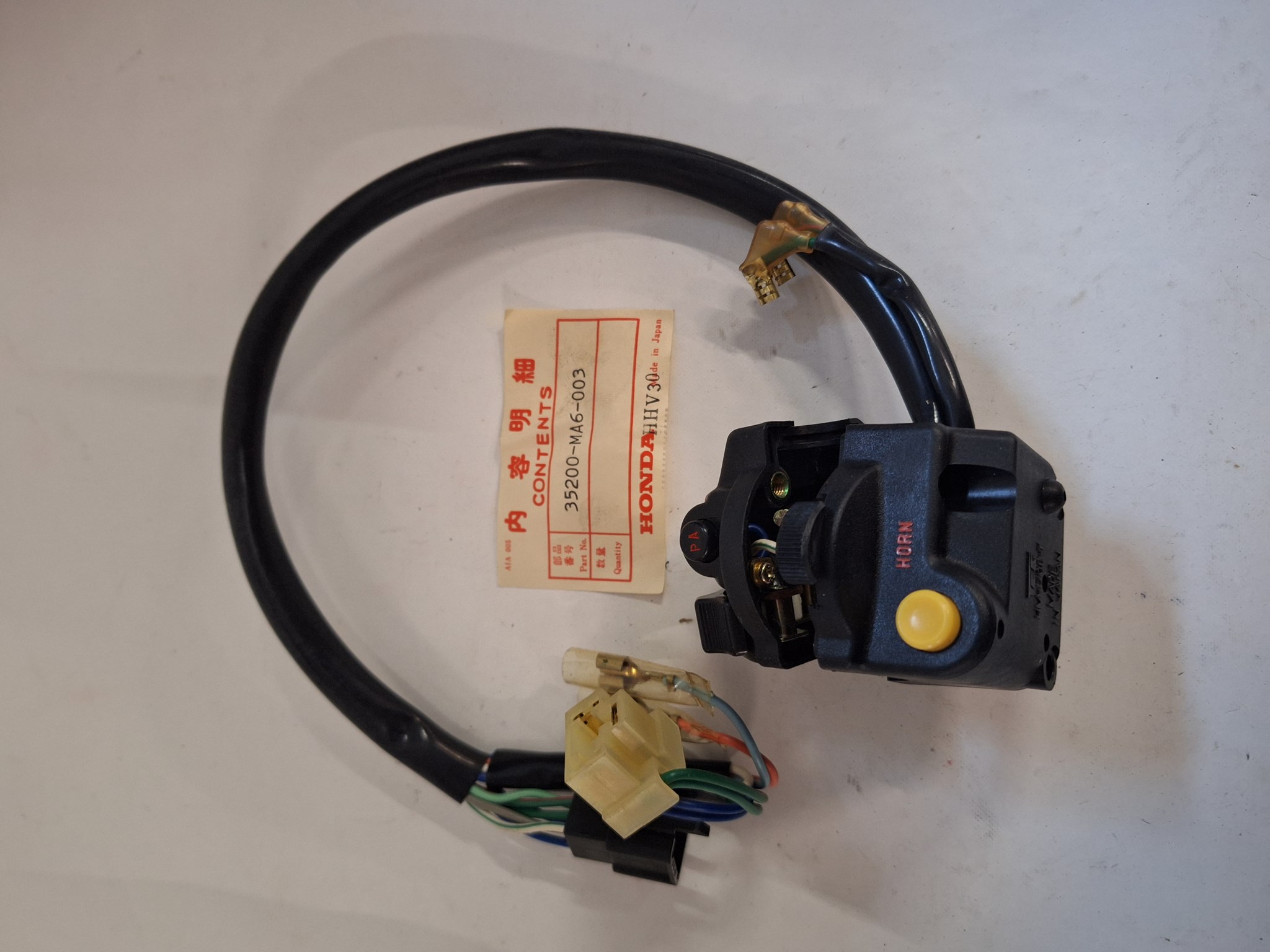 Picture of SCHALTEREINHEIT 35200-MA6-003 ; CBX 400 FC